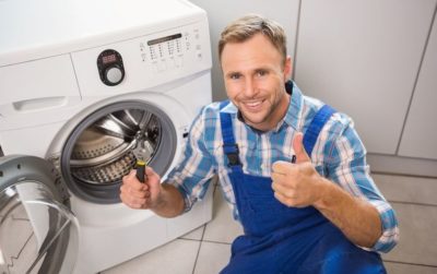 почему стиральная машина бьет током