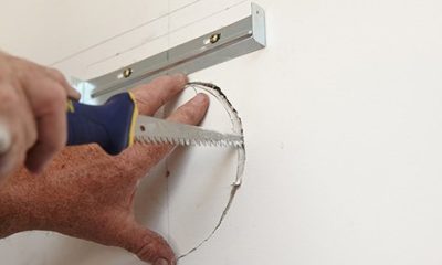как крепить кабель канал к стене